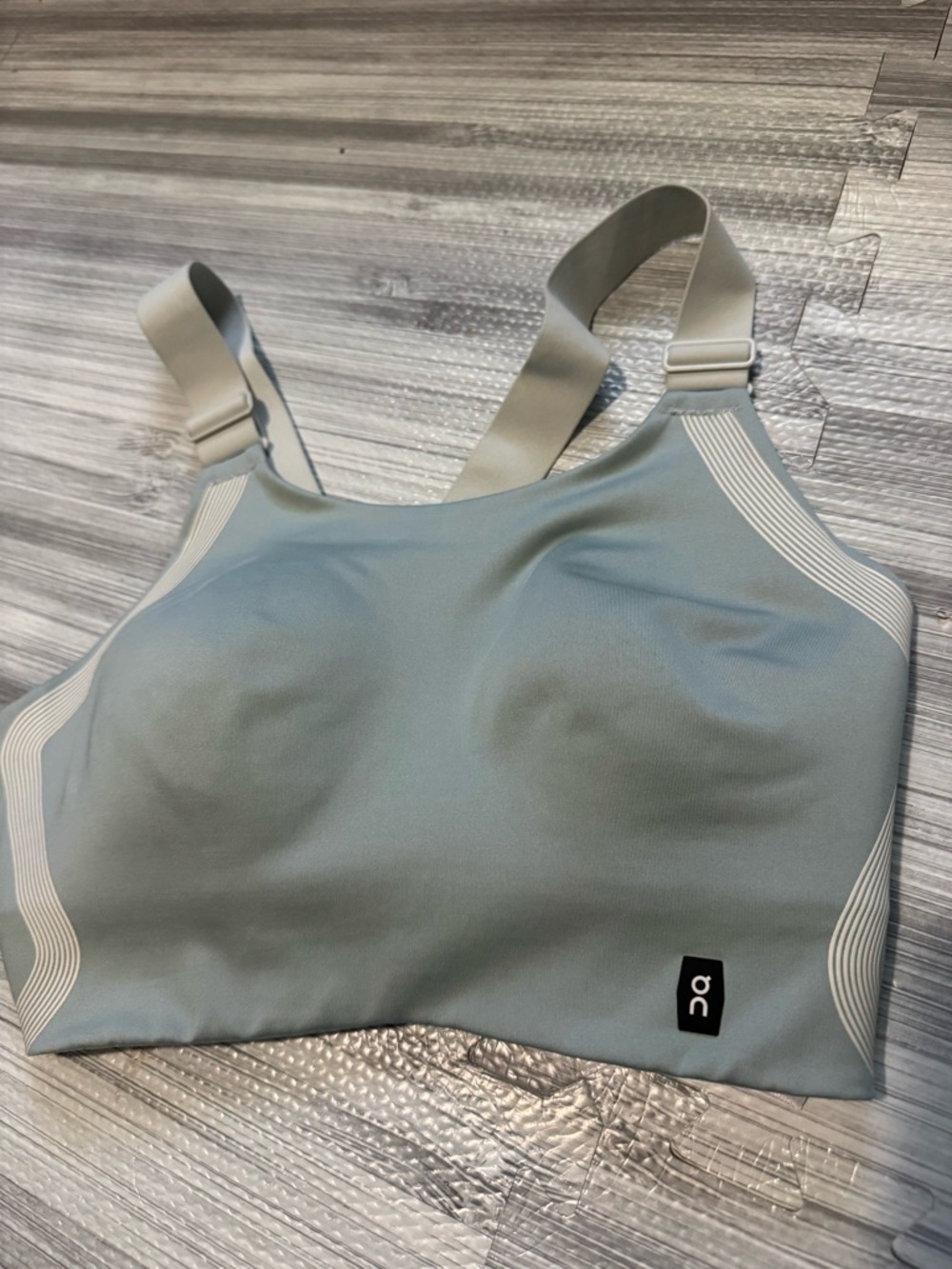 On Running Pale Blue/Green Seamless Support Sports Bra